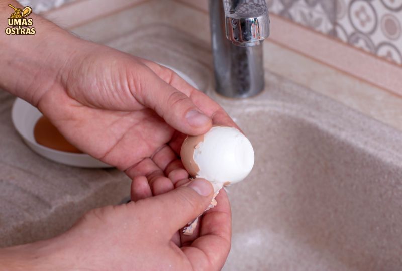Por que não se deve colocar os ovos em água fria